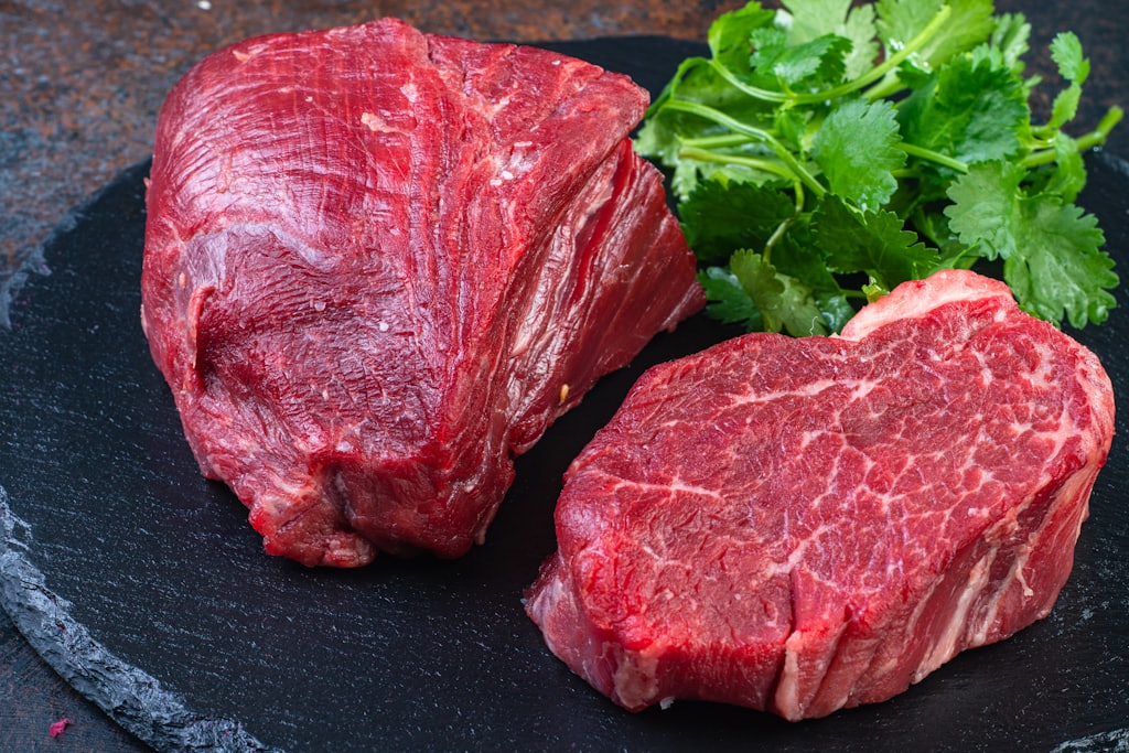 塊の牛肉