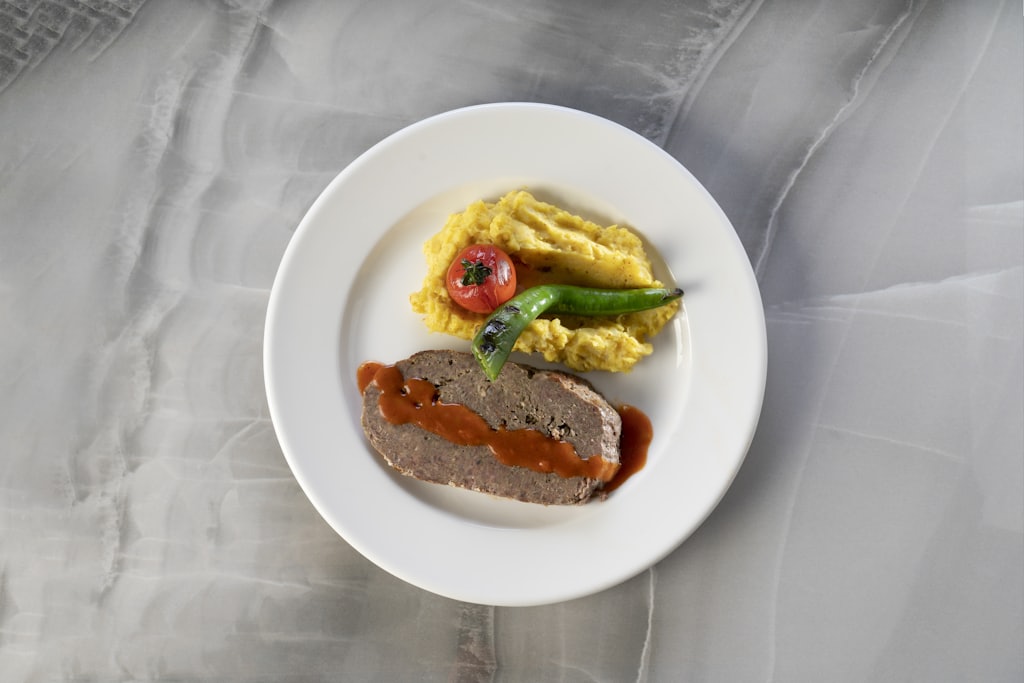 適量の肉料理