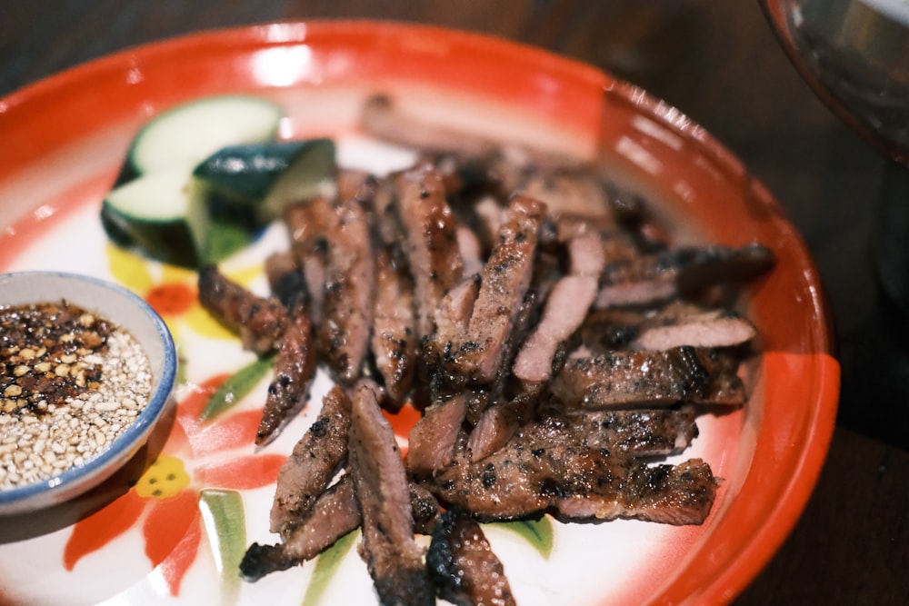 焼いた牛タンの盛り付けイメージ