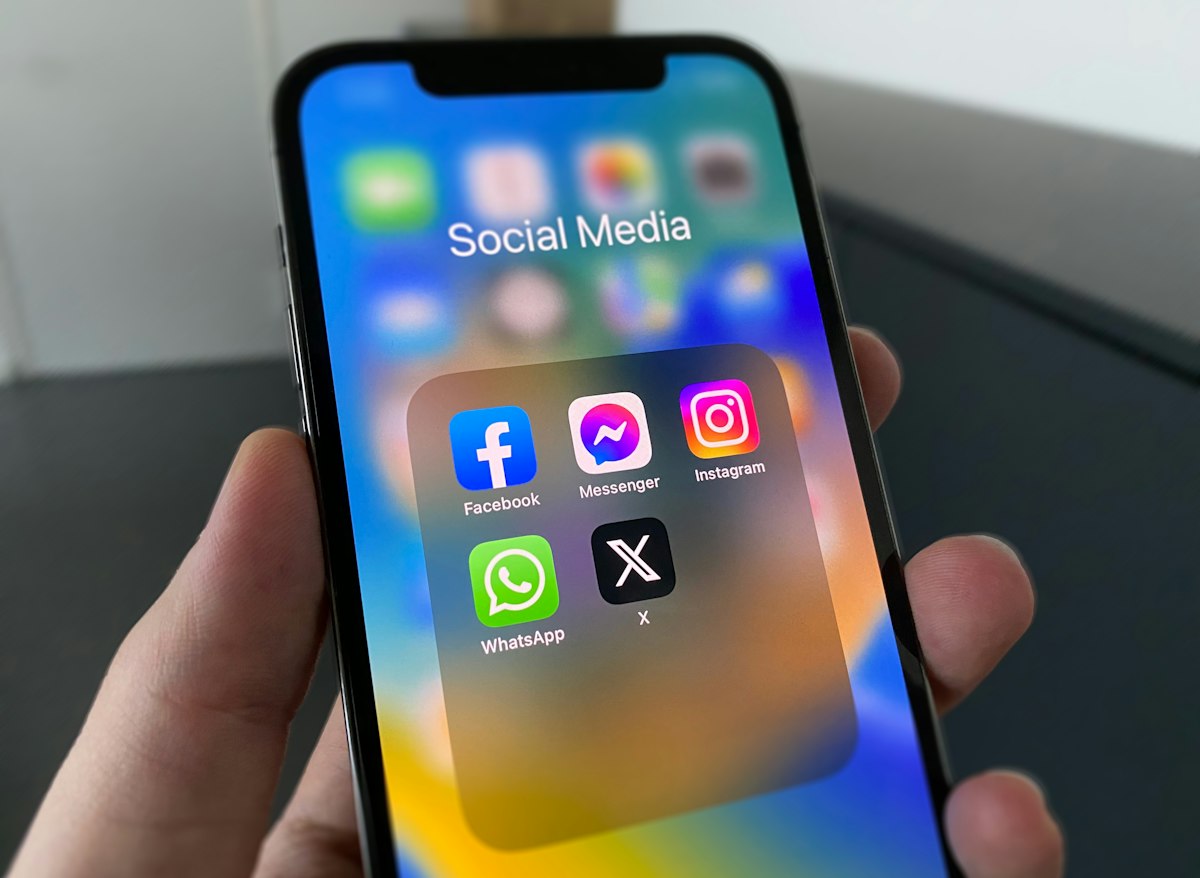 SNSを表示したスマートフォン