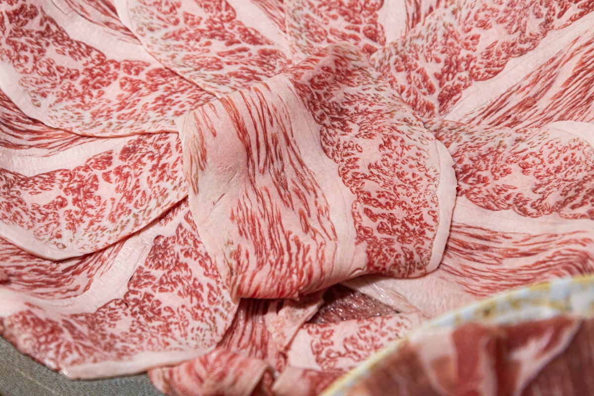 霜降りのすき焼き用スライス肉